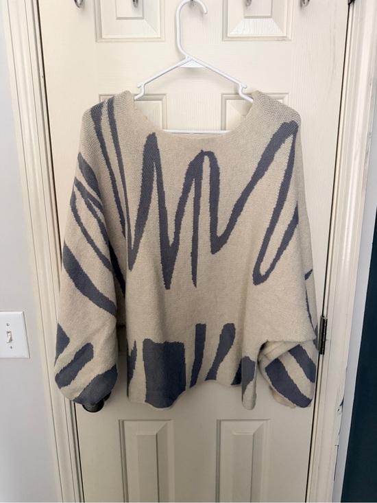 SHEIN Sweaters - SHEIN Cream Sweater with Gray Abstract Knit Design